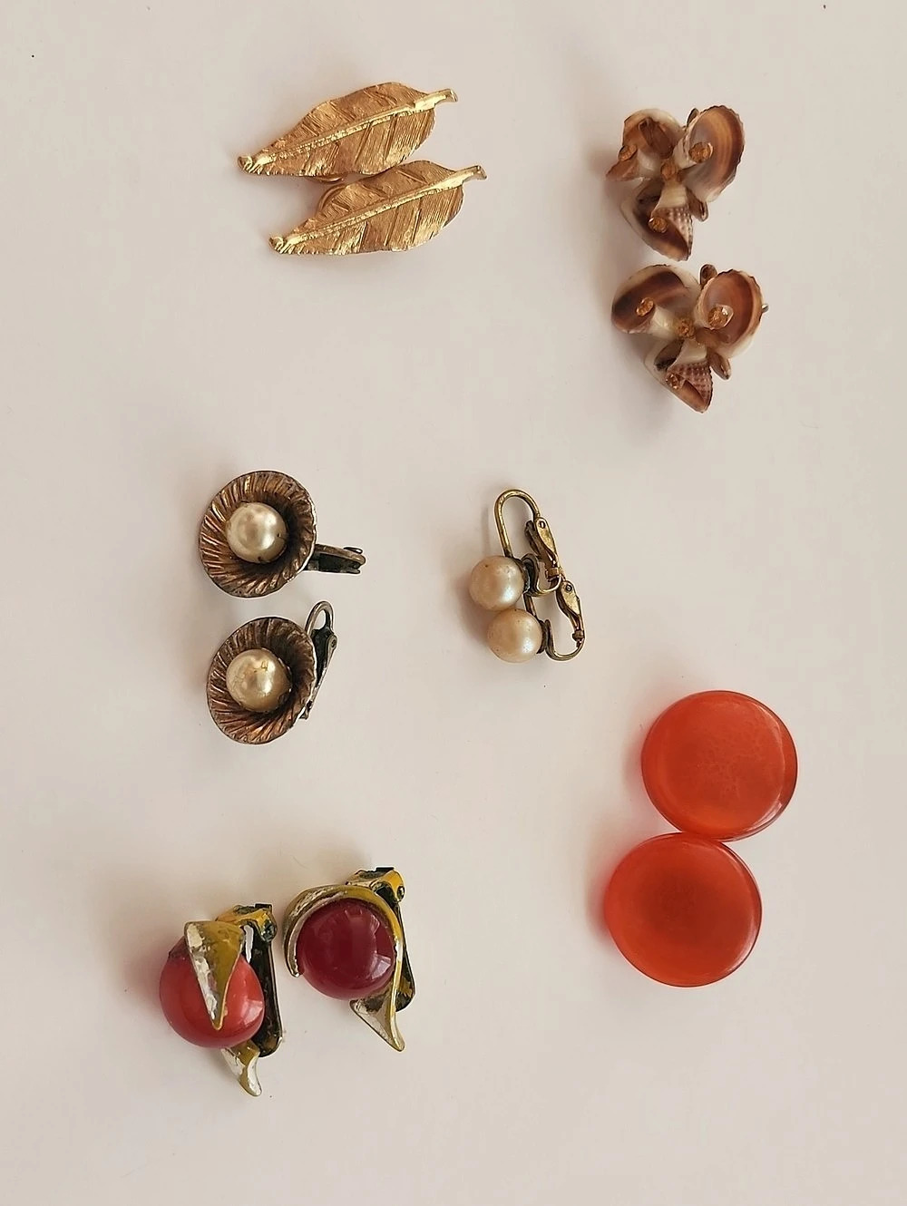 Vintage Misc Earrings Gold & Red